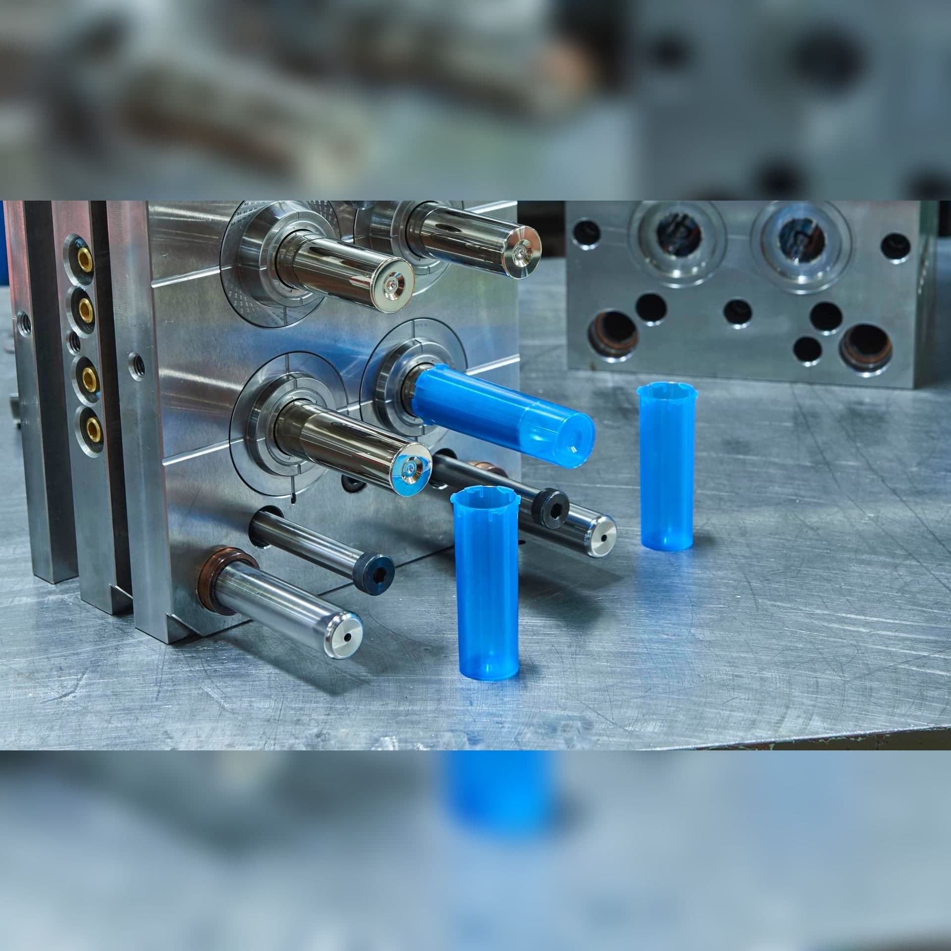 INJECTION MOLDING TOOL